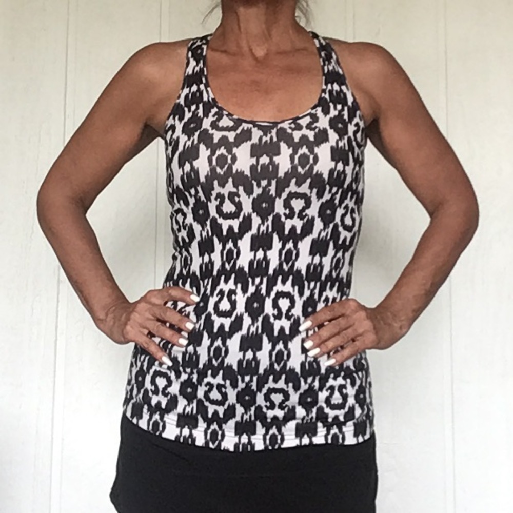 LULULEMON IKAT RACERBACK TANK TOP SIZE 4 - Picture 2 of 10
